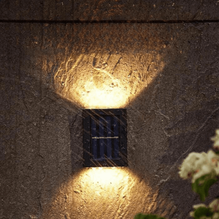 Soluxe™ | Solar Garden Light