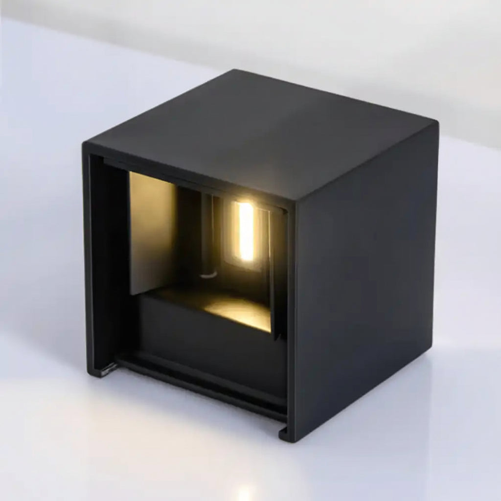 ManaCharge™ | Rechargeable Outdoor Wall Light