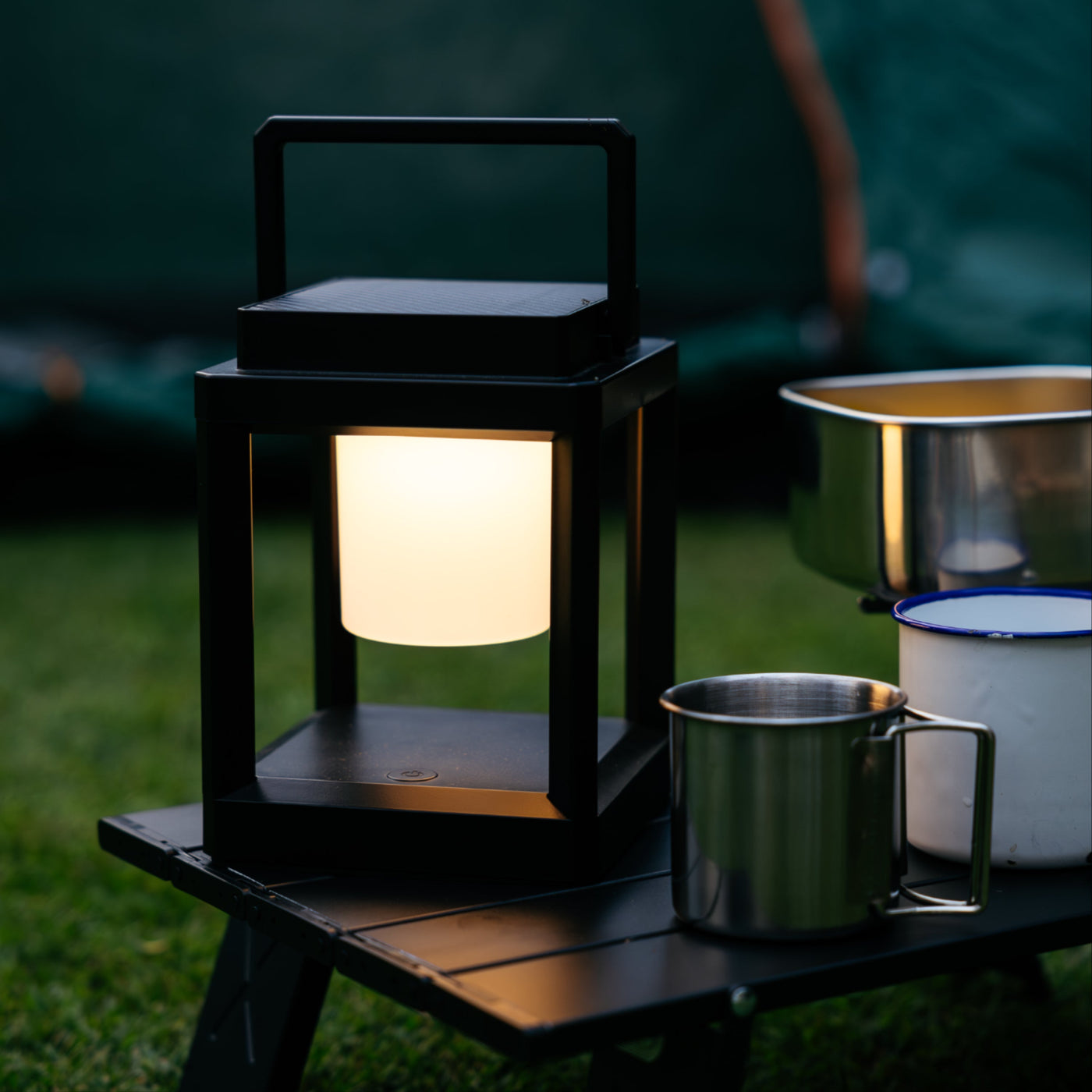 Touch control on a solar lantern switching between warm and cool light modes