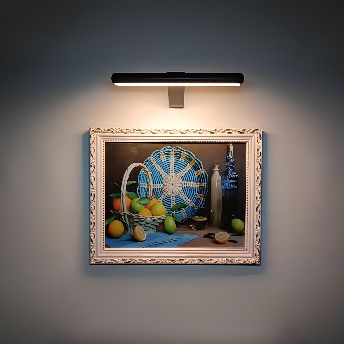Remote control adjusting the colour temperature of a picture light